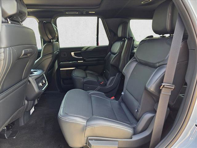 New 2027 Ford Expedition Platinum w/ Stealth Performance Package AWD/4WD image 15