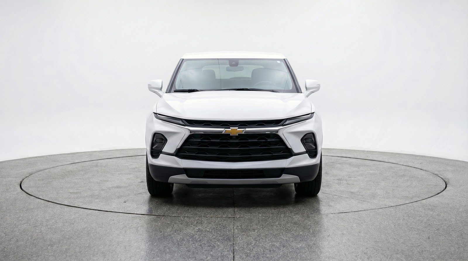 Used 2025 Chevrolet Blazer LT image 2