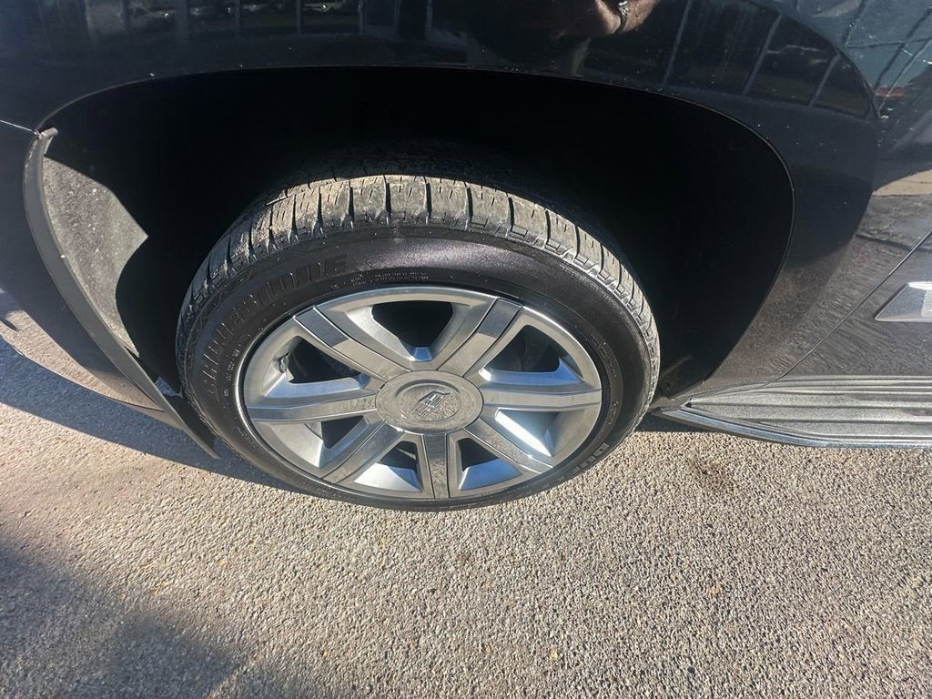 Used 2020 Cadillac Escalade Luxury image 8