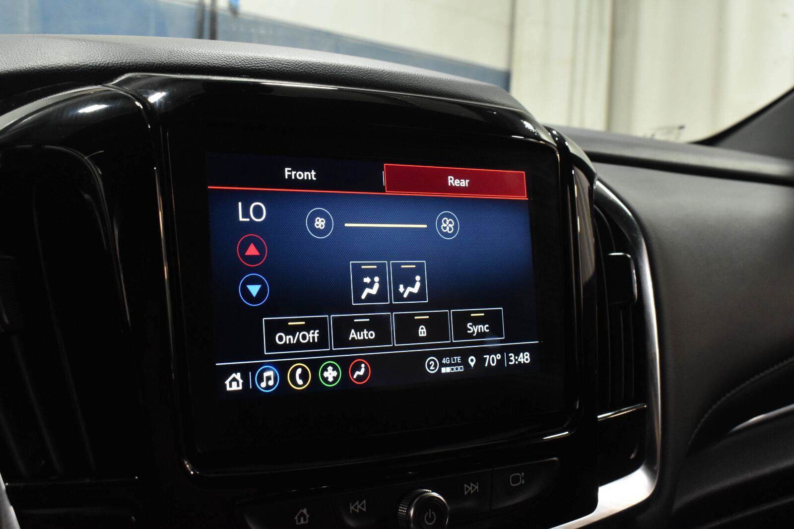Used 2023 Chevrolet Traverse LT FWD image 17