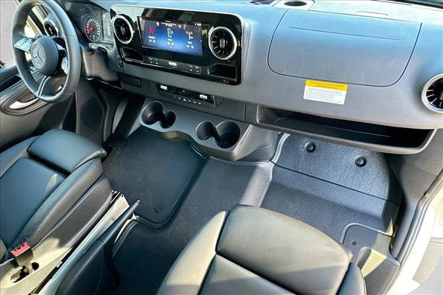 New 2026 Mercedes-Benz Sprinter 2500 image 24