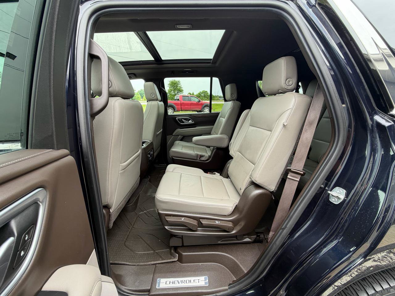 Used 2021 Chevrolet Tahoe LT w/ LT Signature Package AWD/4WD image 24