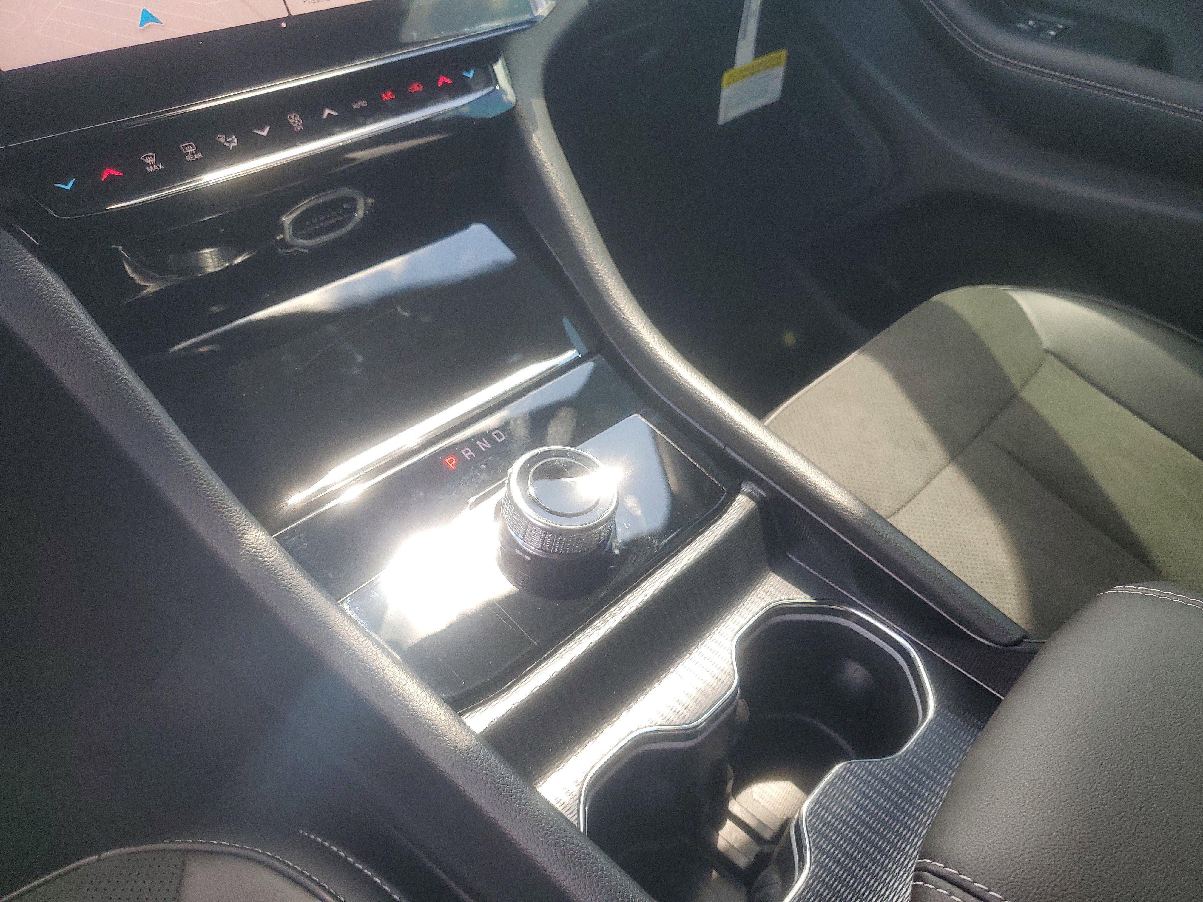 New 2026 Jeep Grand Cherokee L 2WD image 18