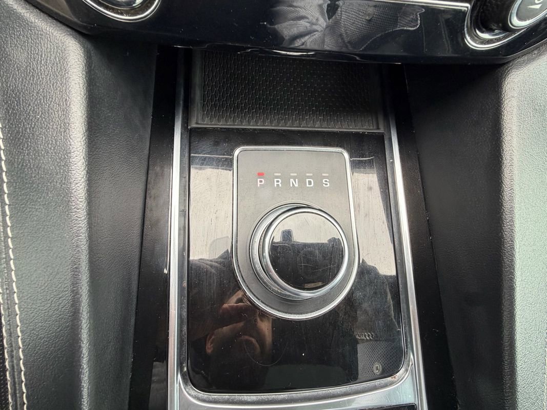 Used 2019 Jaguar F-PACE S image 24