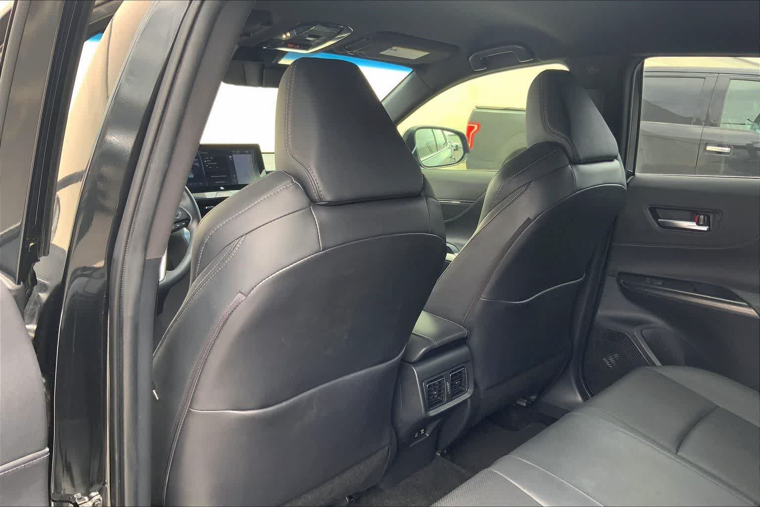 Used 2021 Toyota Venza XLE w/ Softex Package AWD/4WD image 12