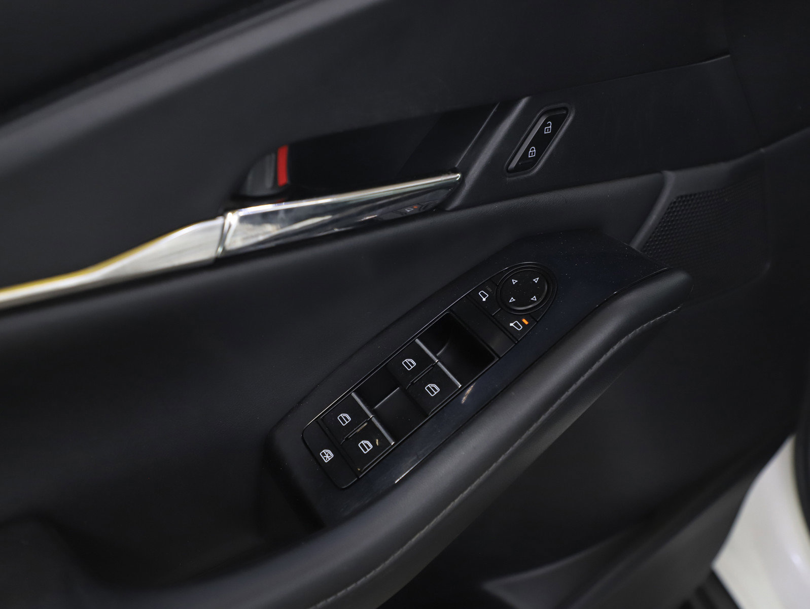 Used 2021 MAZDA CX-30 AWD 2.5 S w/ Preferred Package image 21