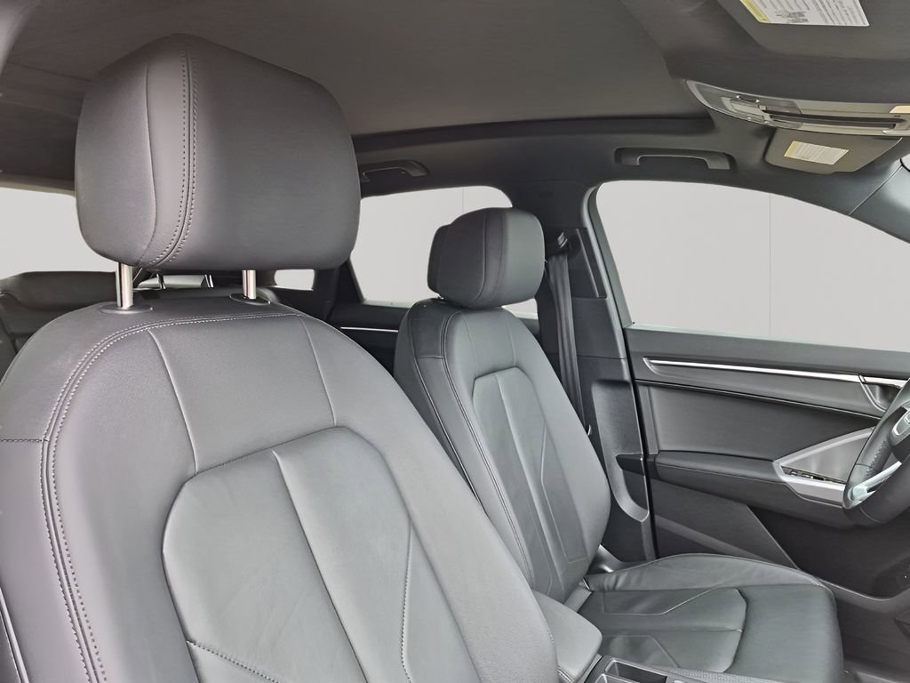 Used 2023 Audi Q3 2.0T Premium Plus w/ Premium Plus Package image 16