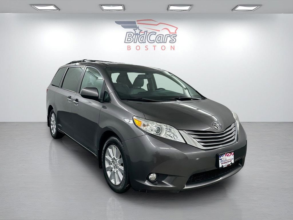 Used 2017 Toyota Sienna XLE Premium w/ Outdoor Package AWD/4WD image 2
