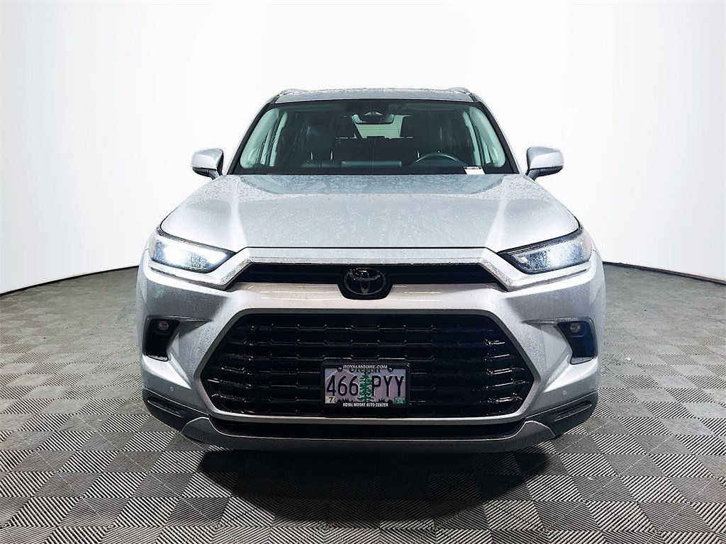 Used 2024 Toyota Grand Highlander Limited image 3