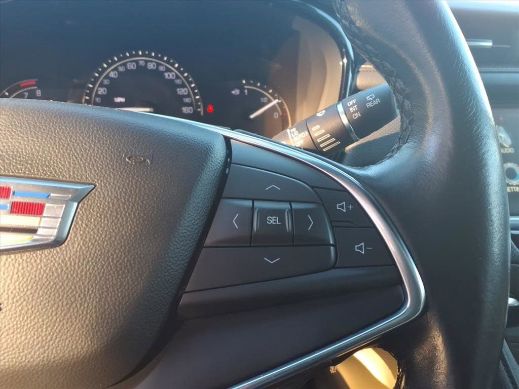 Used 2019 Cadillac XT5 FWD image 16