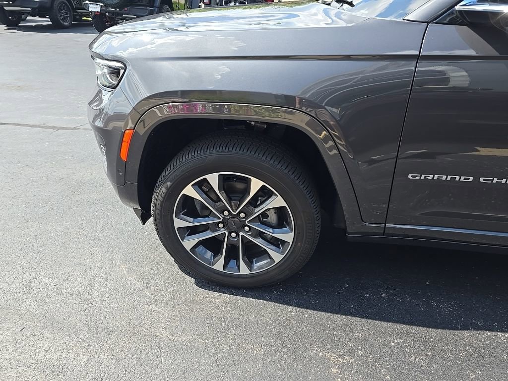 New 2025 Jeep Grand Cherokee L Overland w/ Advanced Protech Group III image 13