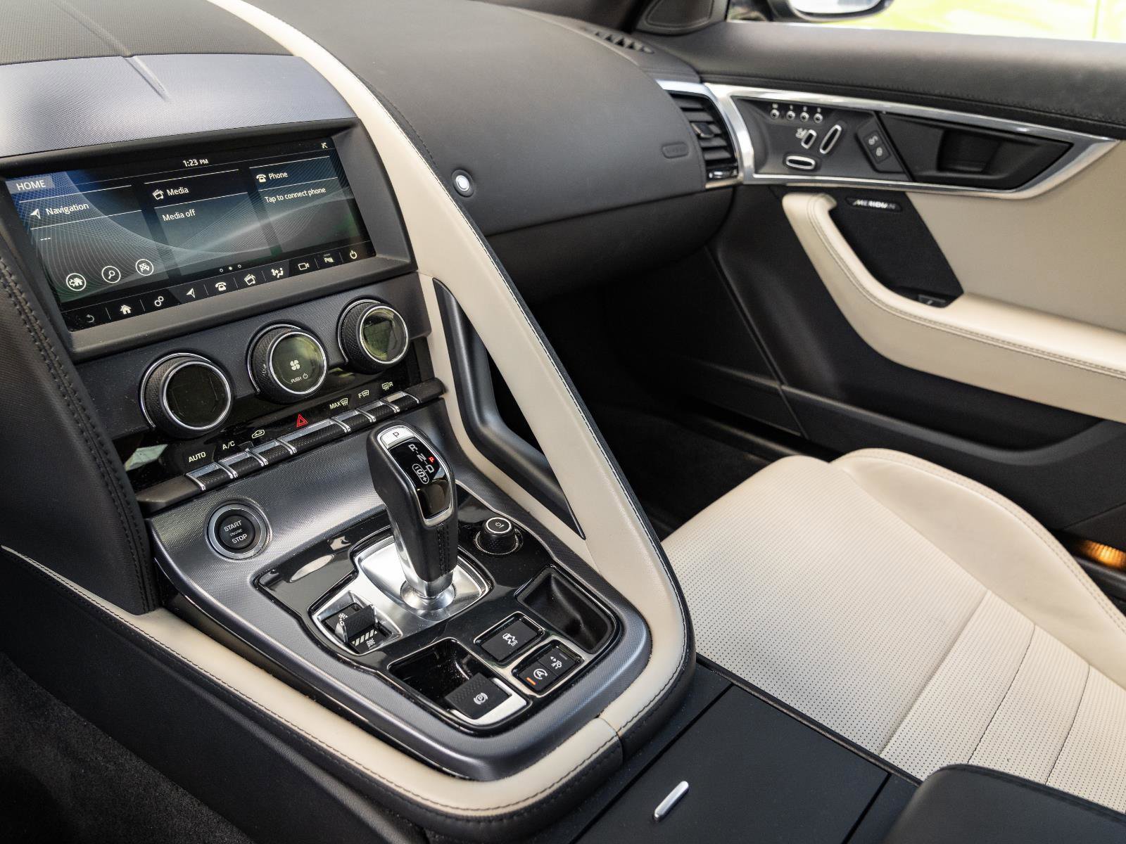 Used 2020 Jaguar F-TYPE Coupe RWD image 8