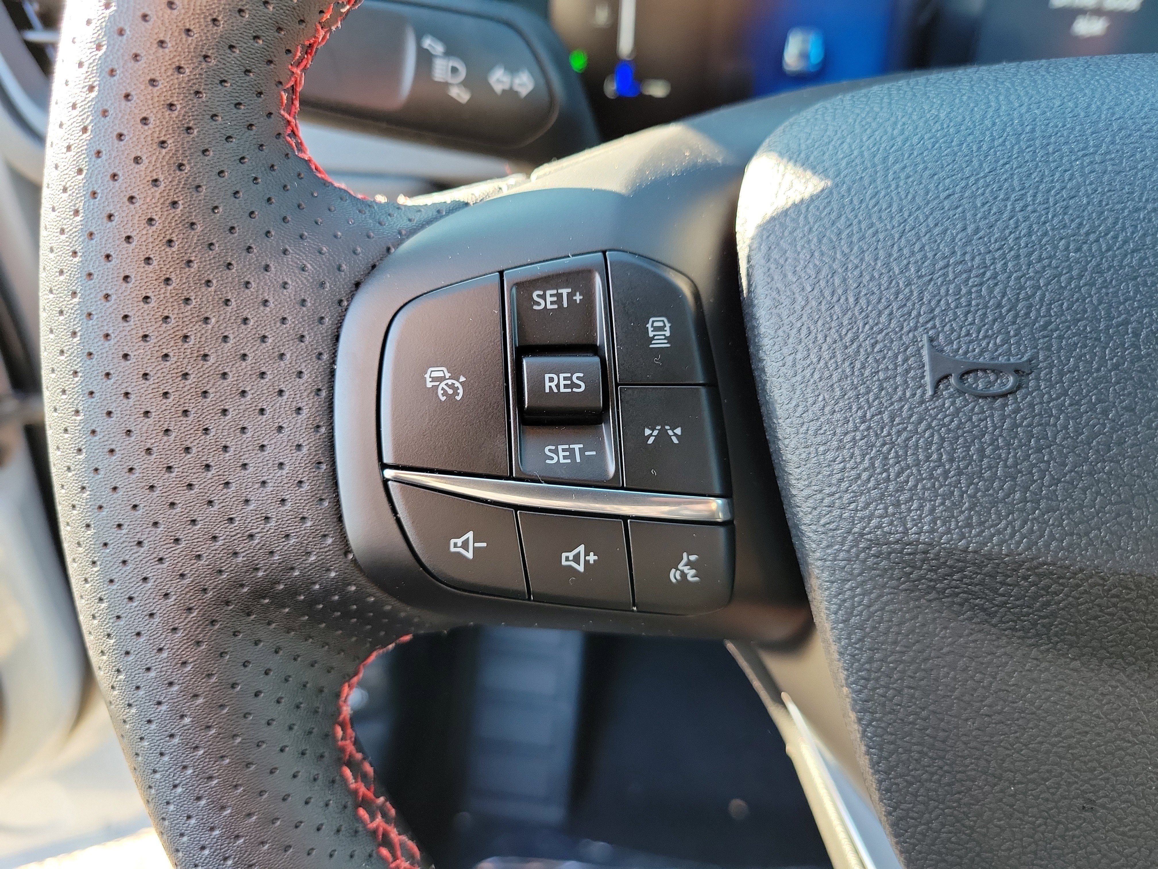 New 2026 Ford Escape ST-Line w/ Tech Pack #1 image 27