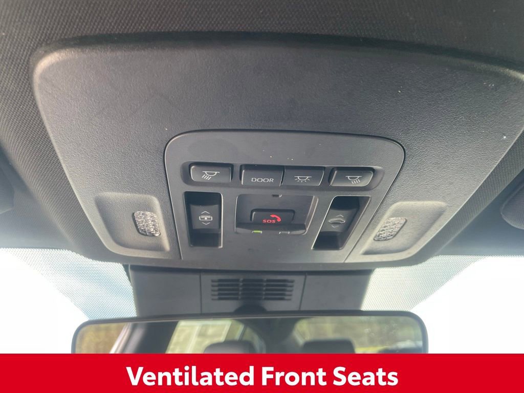 Used 2025 Toyota Camry XSE w/ Premium Plus Package image 30