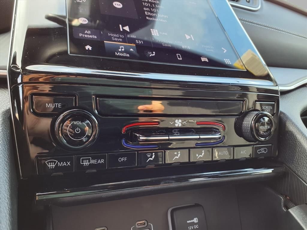 New 2025 Jeep Grand Cherokee Laredo AWD/4WD image 7