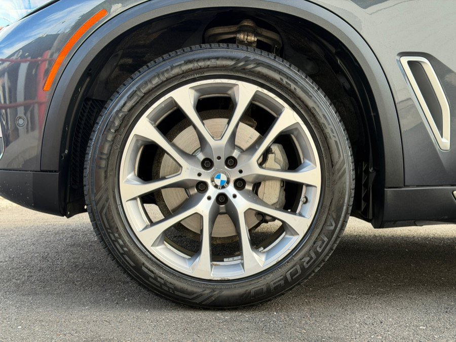 Used 2019 BMW X5 xDrive40i w/ Premium Package 2 AWD/4WD image 18