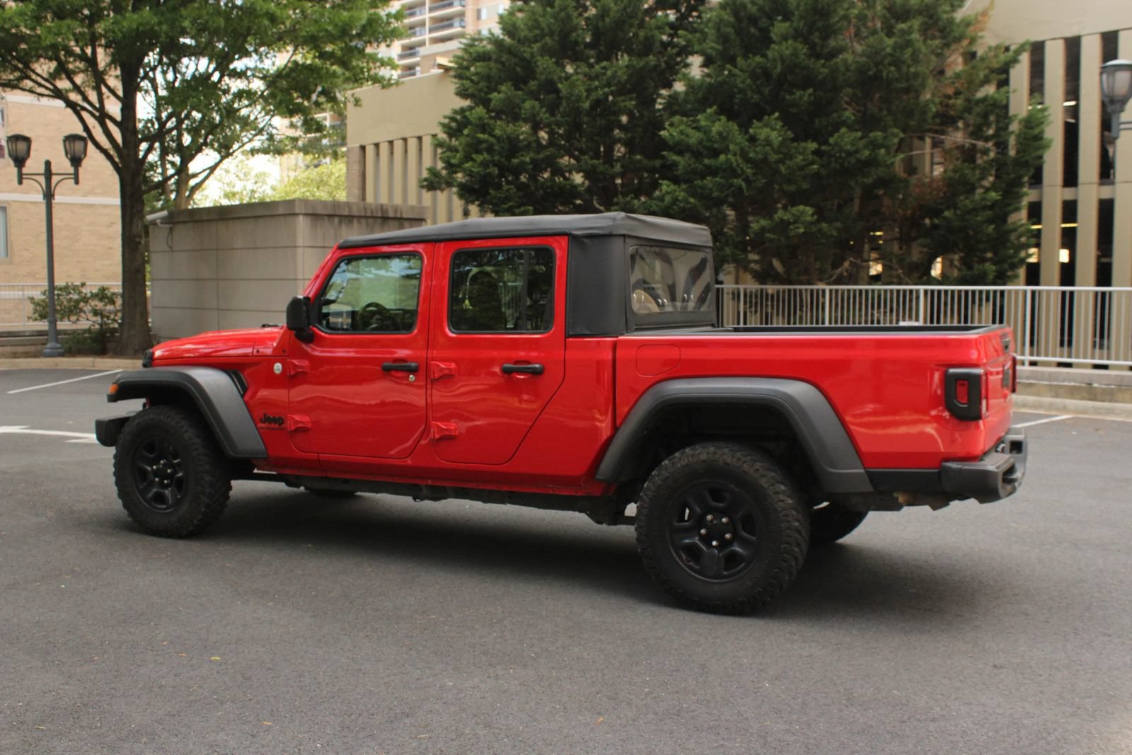 Used 2020 Jeep Gladiator Sport AWD/4WD image 9