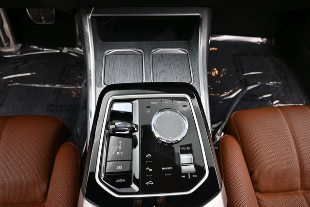 Used 2024 BMW 740i xDrive AWD/4WD image 16