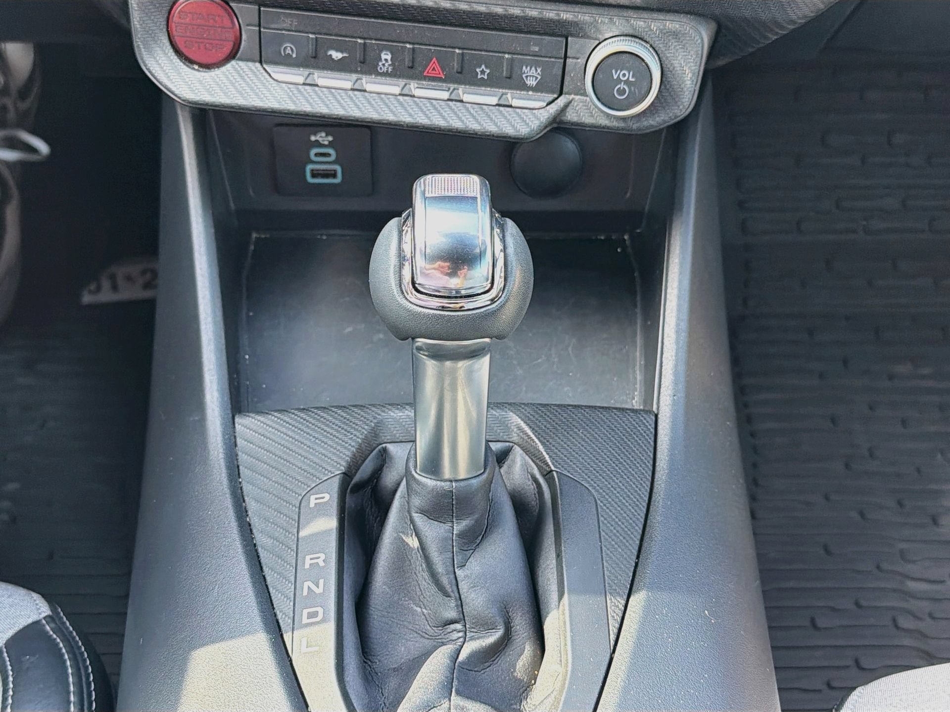 Used 2024 Ford Mustang Convertible RWD image 18