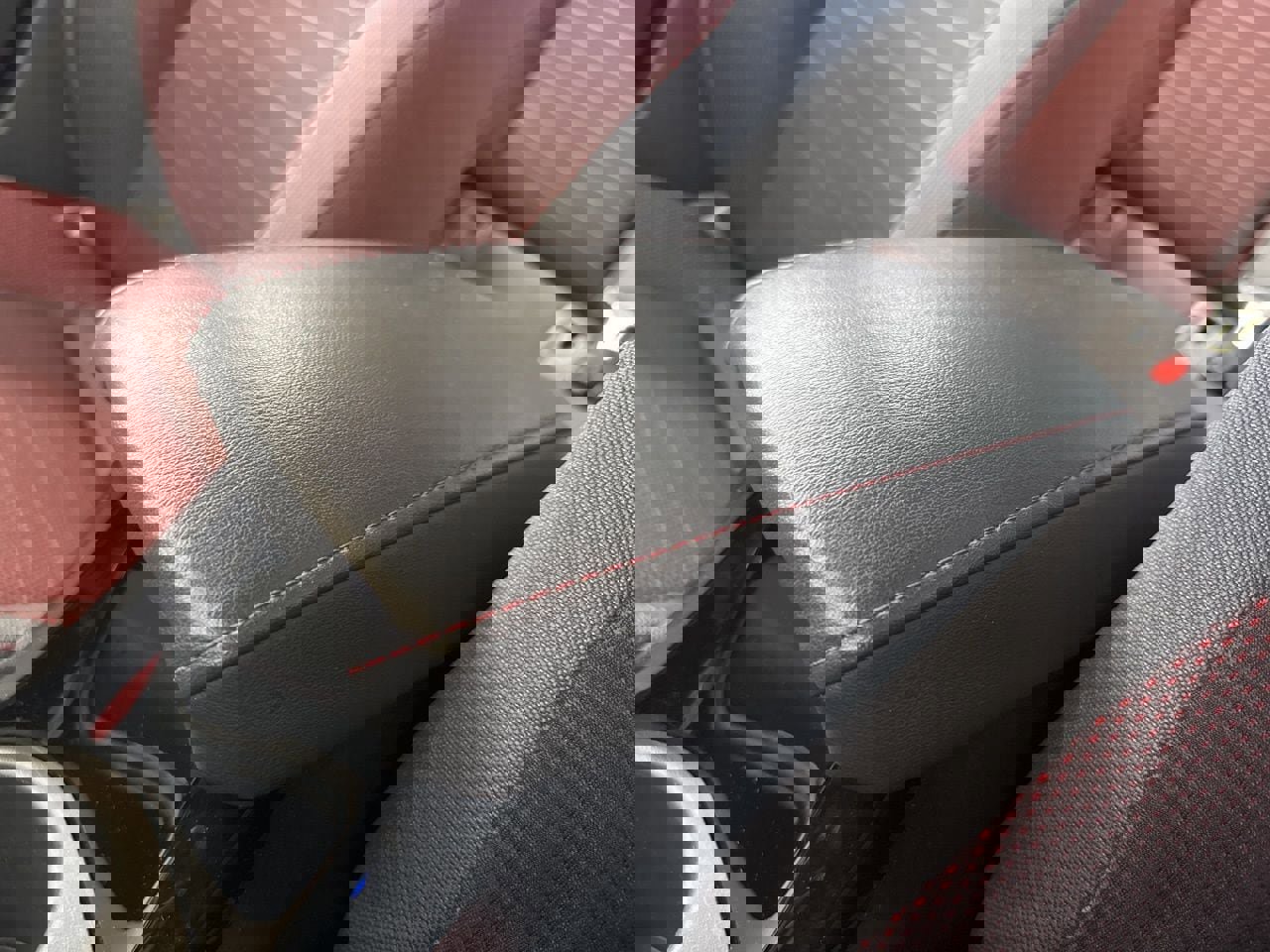 Used 2025 Toyota Corolla SE image 28