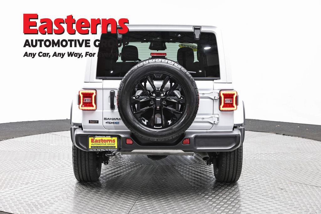 Used 2025 Jeep Wrangler Unlimited Sahara image 6