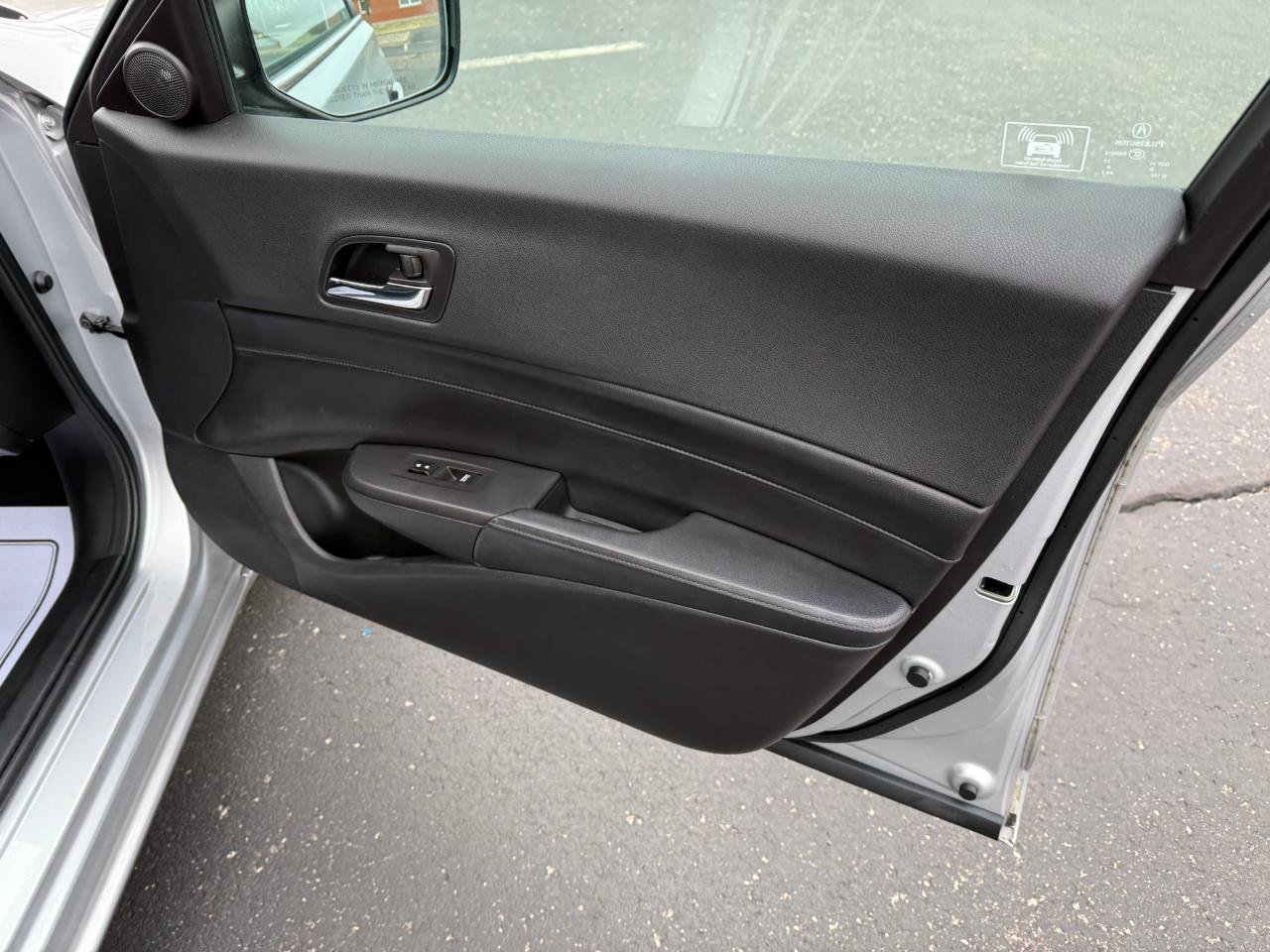 Used 2013 Acura ILX w/ Premium Package image 23