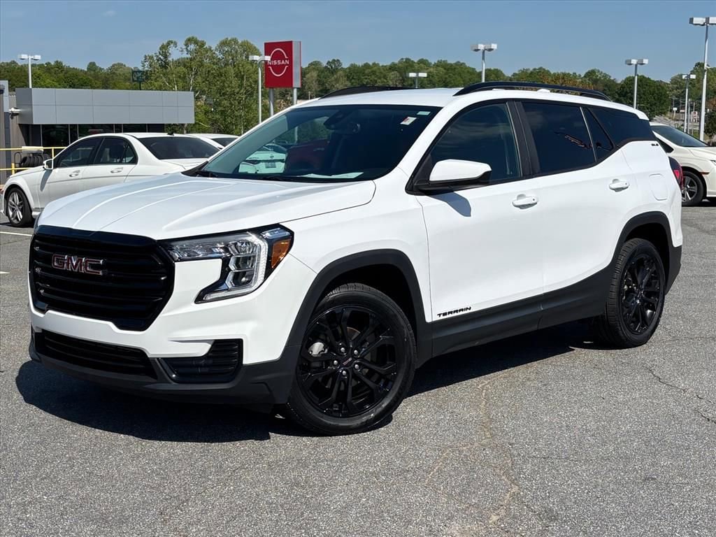 Used 2022 GMC Terrain SLE w/ Driver Convenience Package AWD/4WD image 2