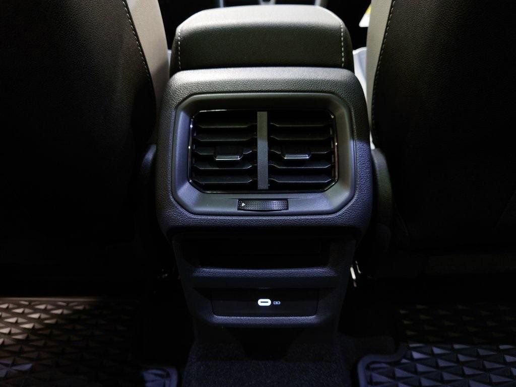 New 2025 Volkswagen Taos SE image 25