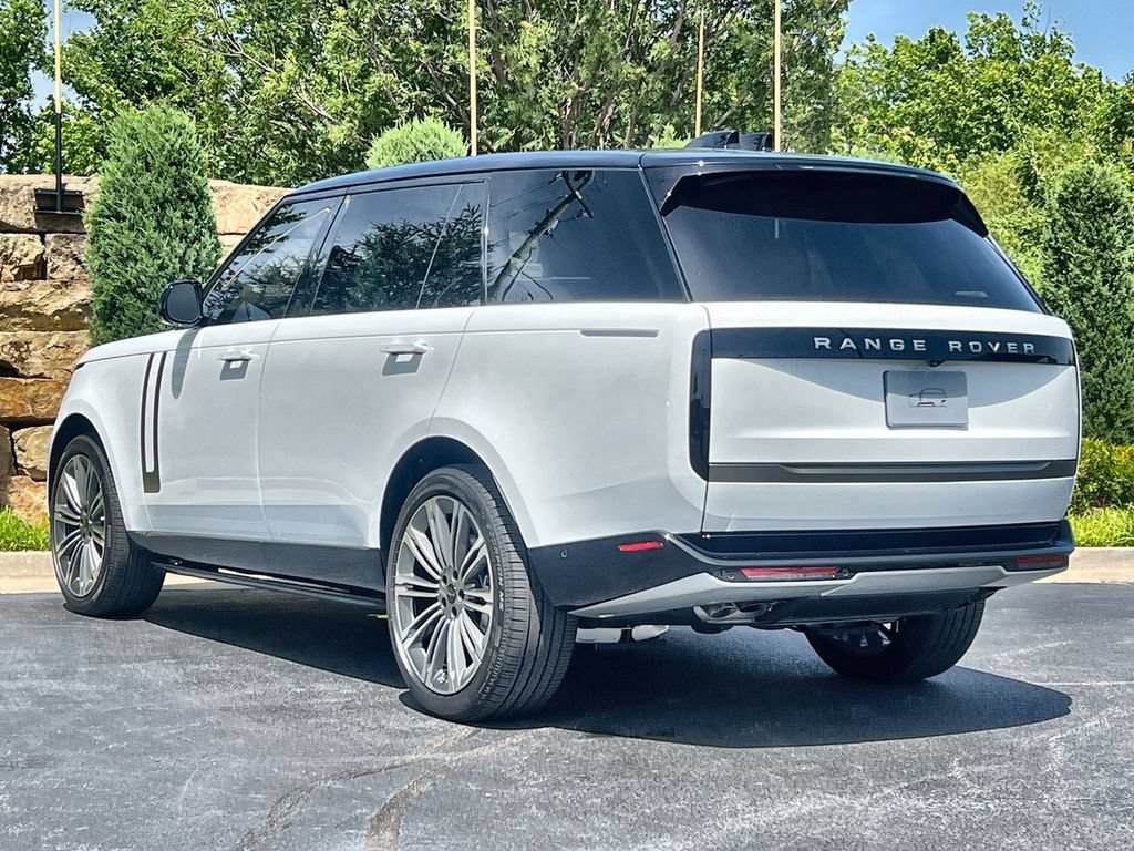 New 2026 Land Rover Range Rover Long Wheelbase SE AWD/4WD image 3