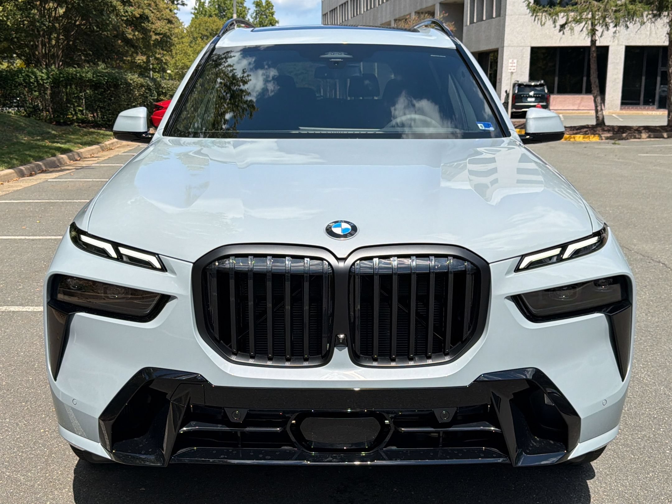 Used 2027 BMW X7 xDrive40i w/ M Sport Package AWD/4WD image 6