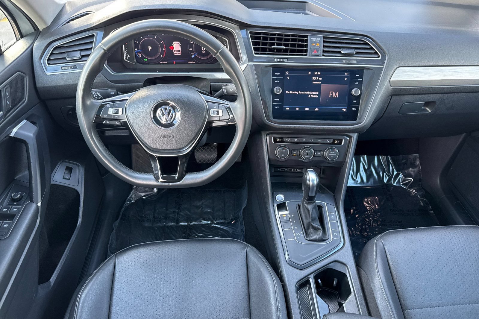 Used 2020 Volkswagen Tiguan SEL FWD image 14