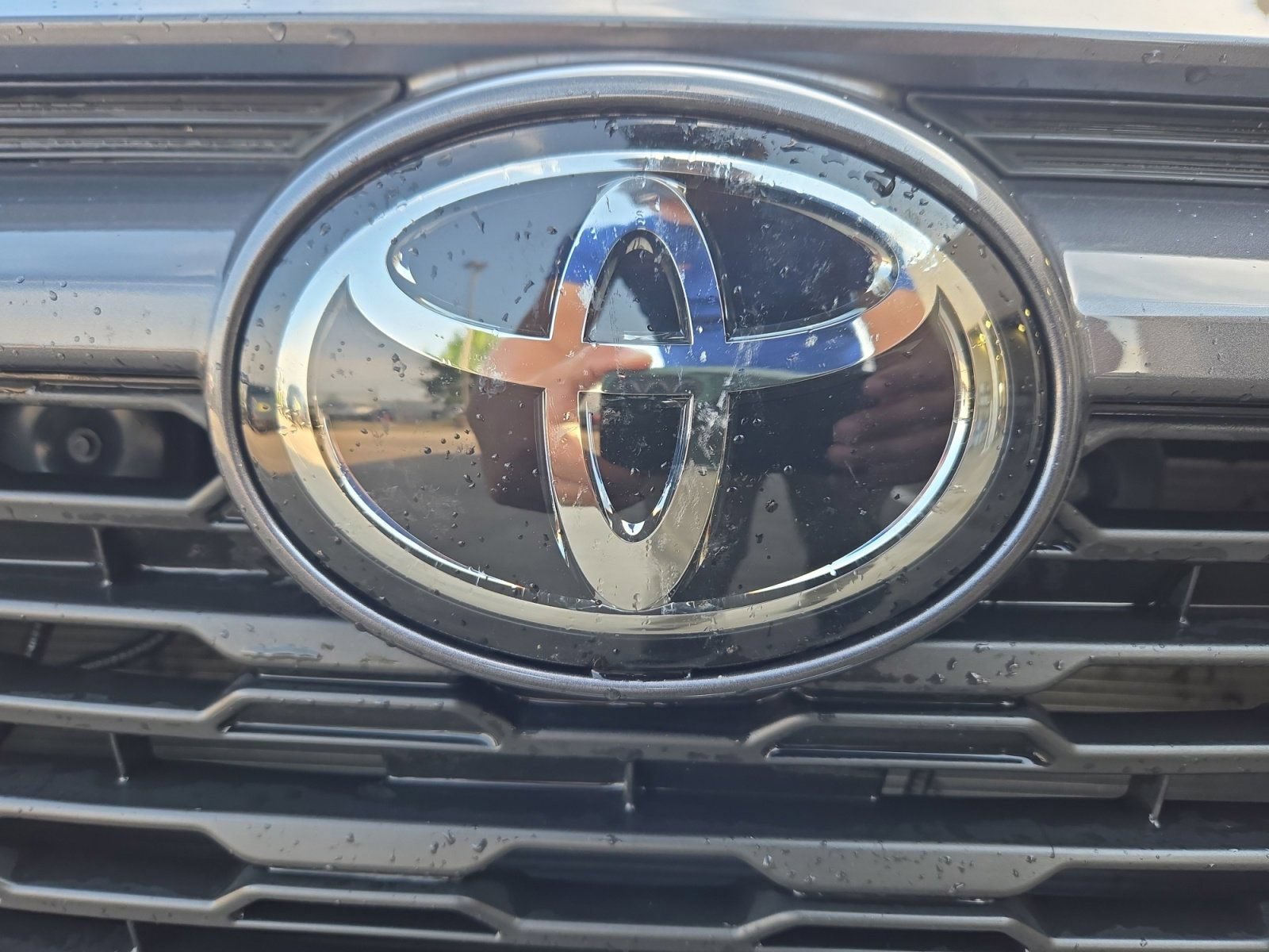 Used 2025 Toyota RAV4 XLE AWD/4WD image 11