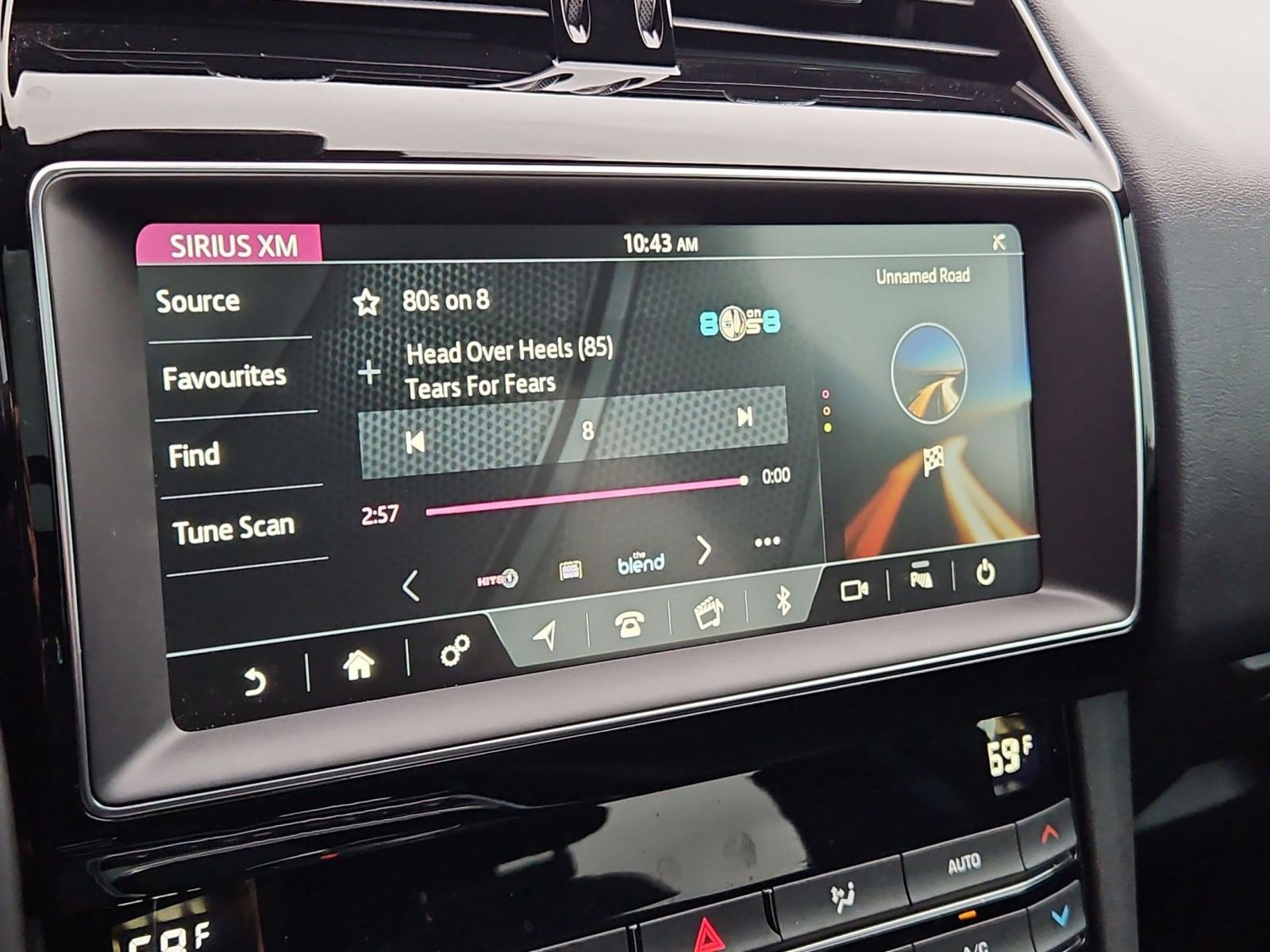 Used 2020 Jaguar F-PACE Premium AWD/4WD image 18