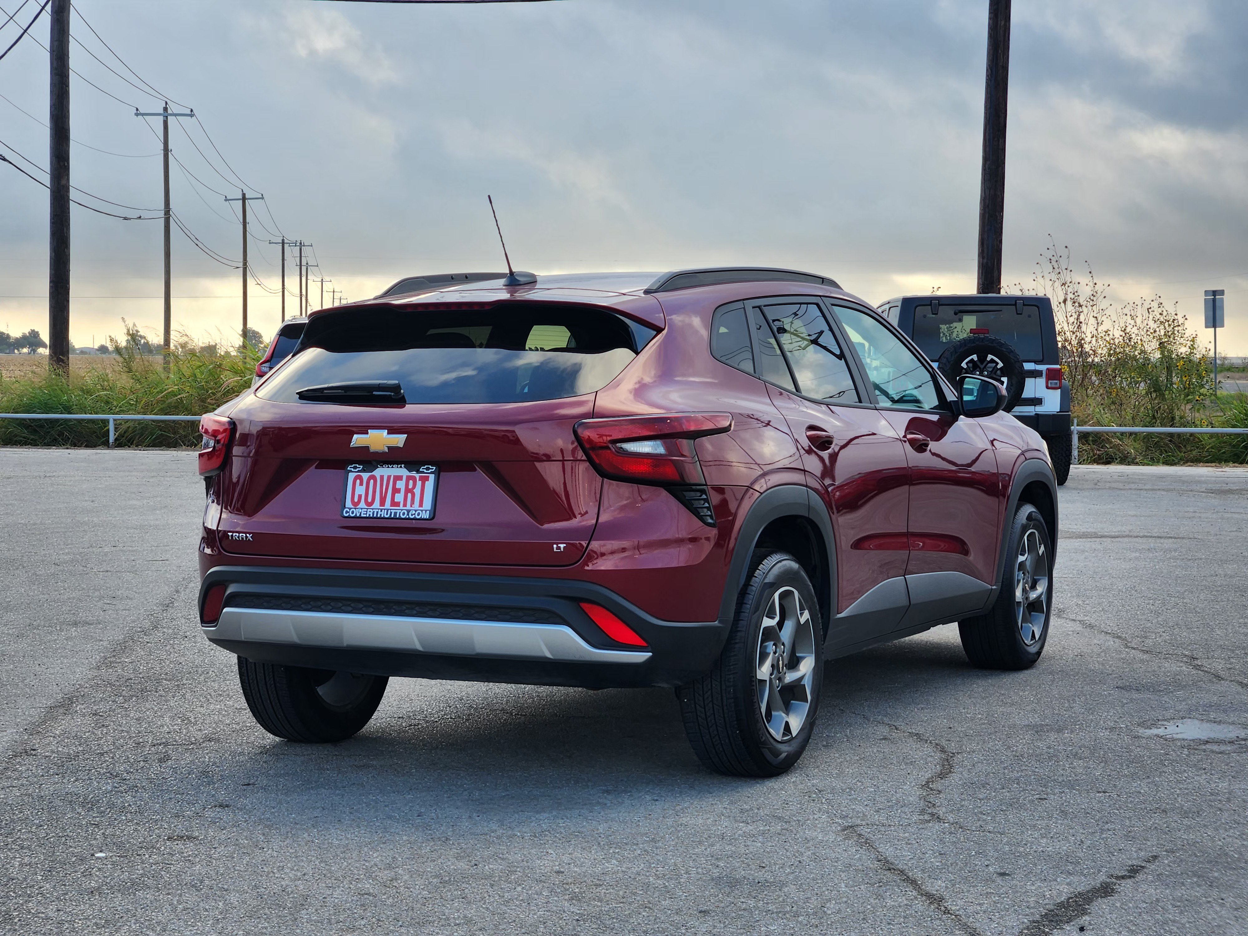 Used 2025 Chevrolet Trax LT FWD image 7