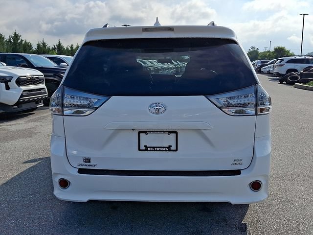 Used 2016 Toyota Sienna SE w/ SE Preferred Package FWD image 5