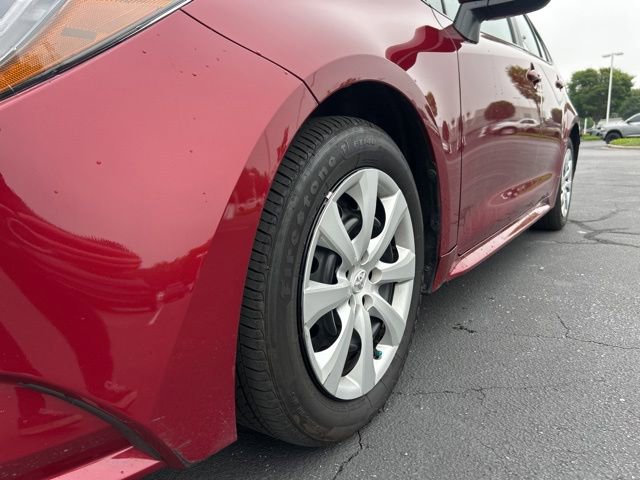Used 2025 Toyota Corolla LE FWD image 12