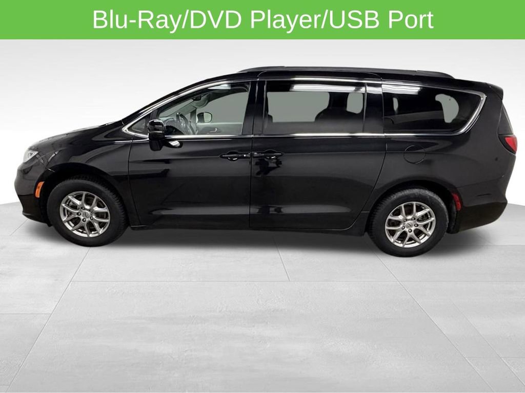 Used 2021 Chrysler Pacifica Touring w/ Cold Weather Group FWD image 8