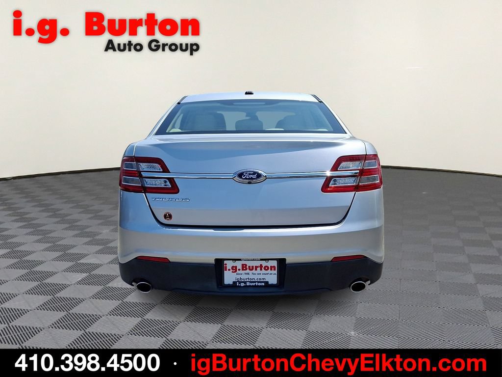 Used 2017 Ford Taurus SE FWD image 5