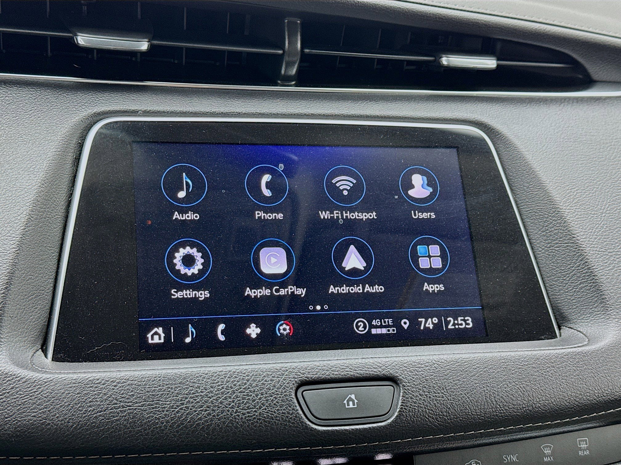 Used 2022 Cadillac XT4 Premium Luxury w/ Safety Alert Package image 9