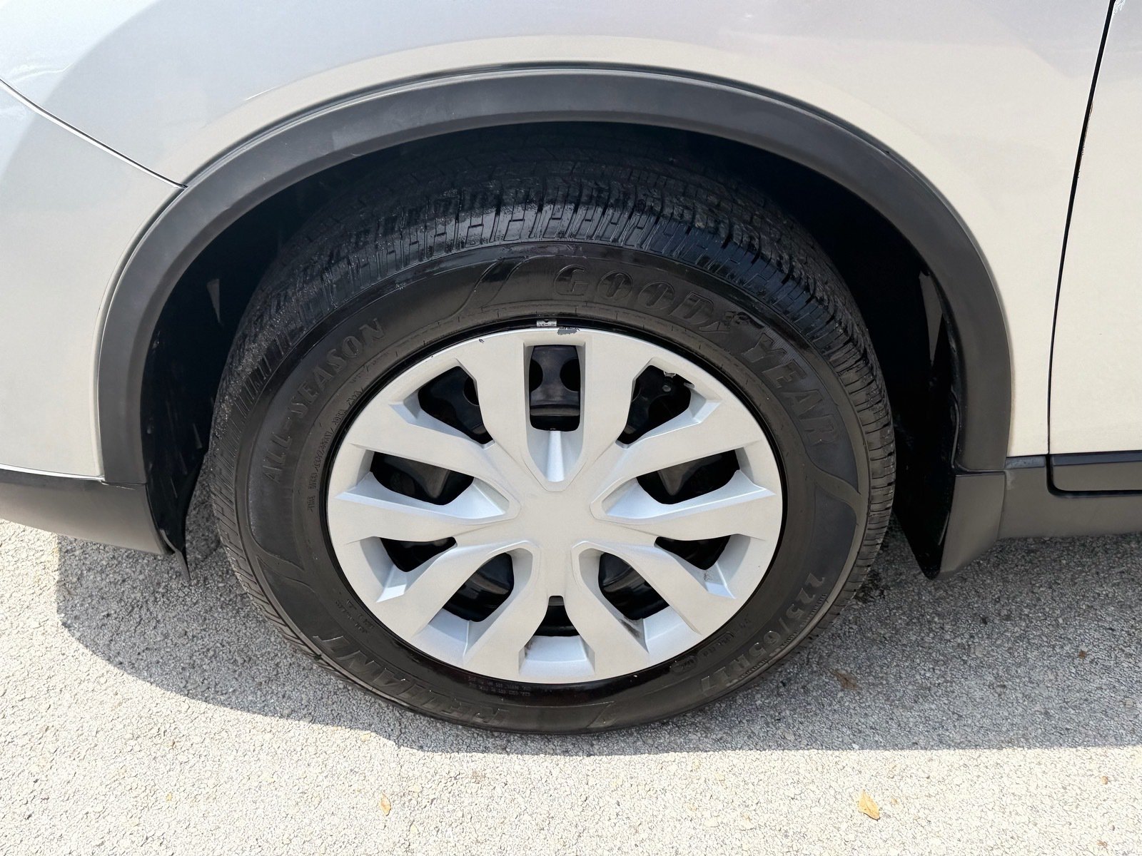 Used 2016 Nissan Rogue S FWD image 18