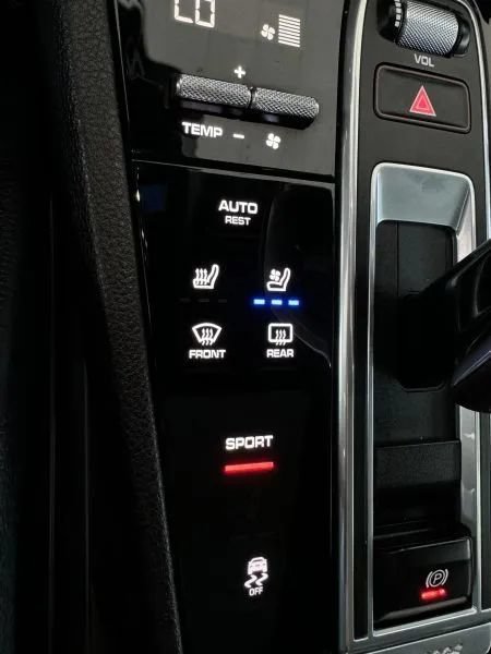 Used 2019 Porsche Cayenne AWD/4WD image 39