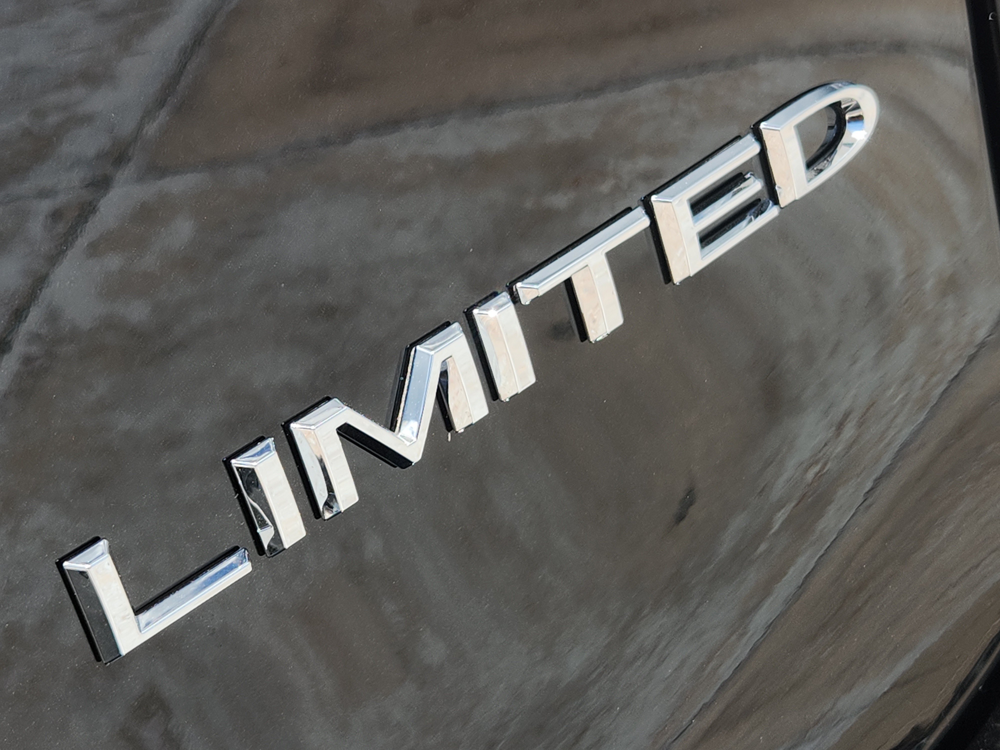 New 2027 Chrysler Pacifica Limited FWD image 8