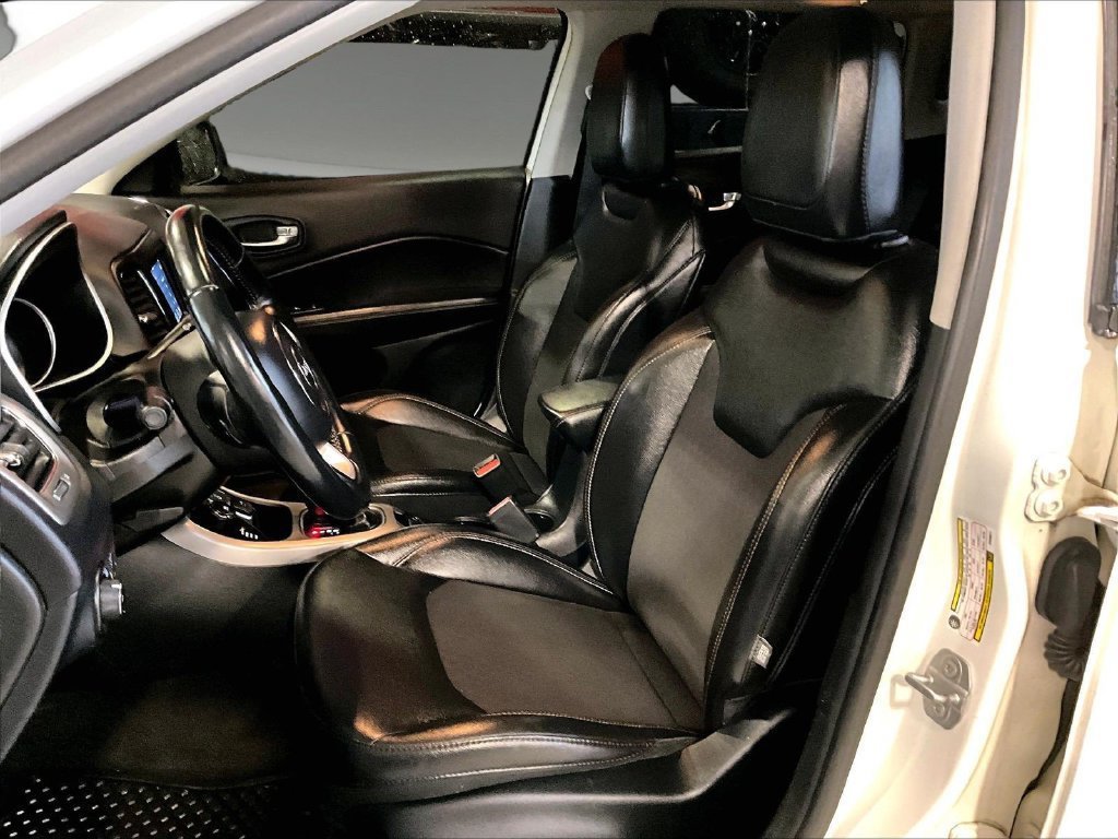 Used 2018 Jeep Compass Latitude w/ Popular Equipment Group AWD/4WD image 10