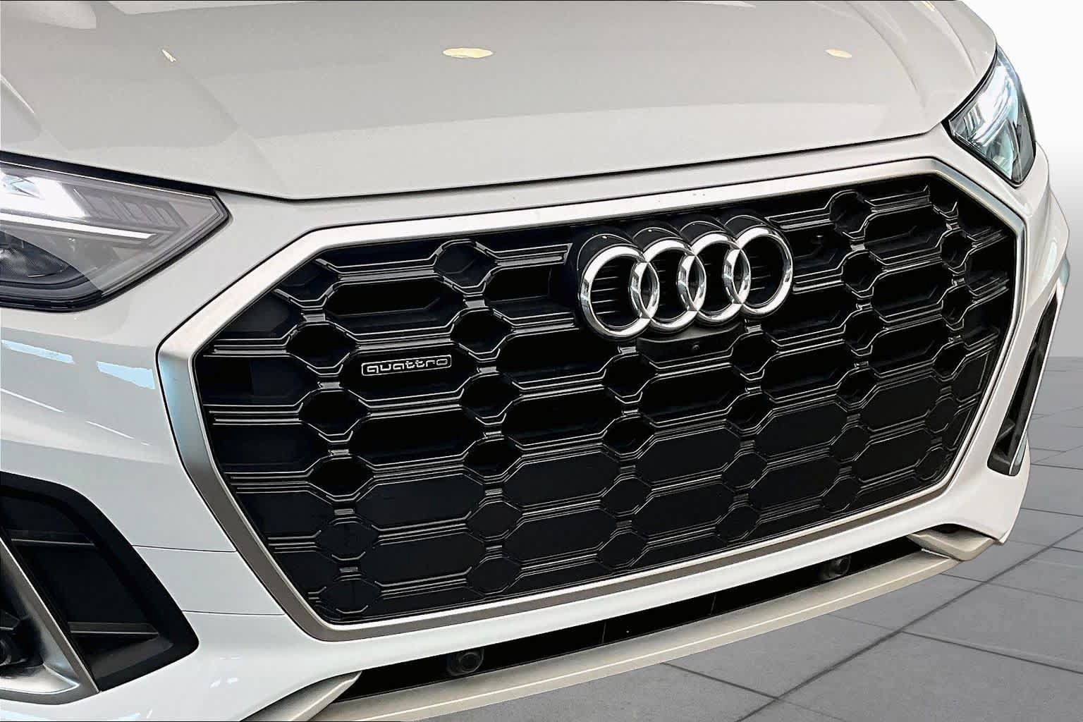 Used 2022 Audi Q5 2.0T Premium Plus w/ Premium Plus Package AWD/4WD image 32