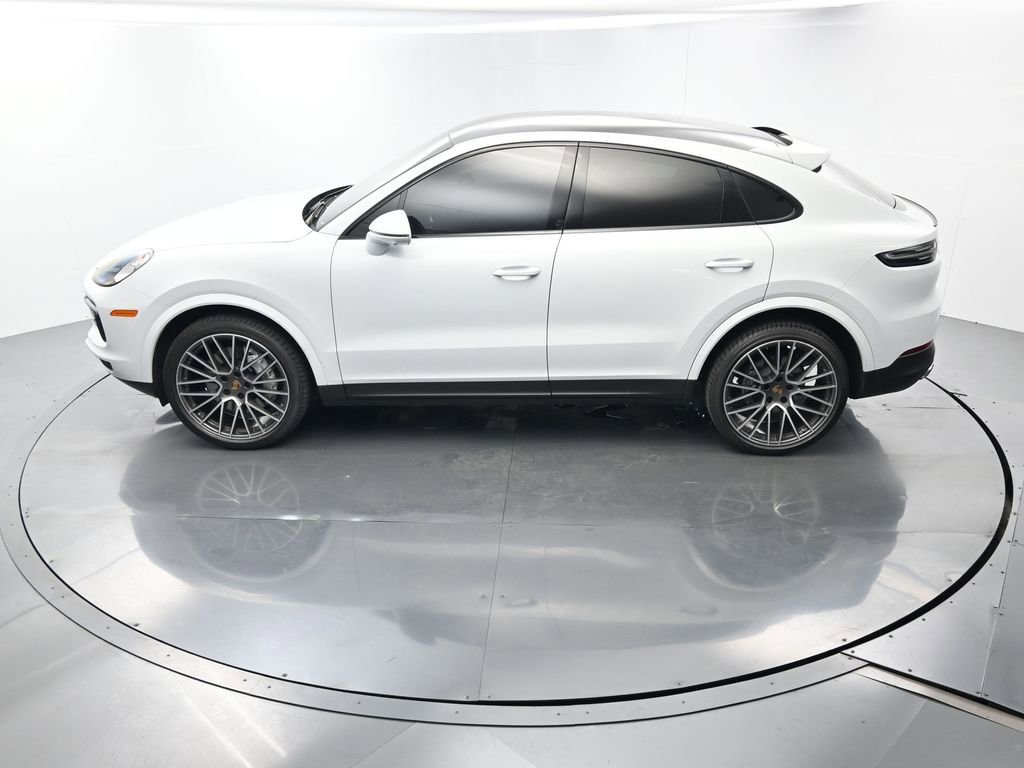 Certified 2022 Porsche Cayenne Coupe AWD/4WD image 34