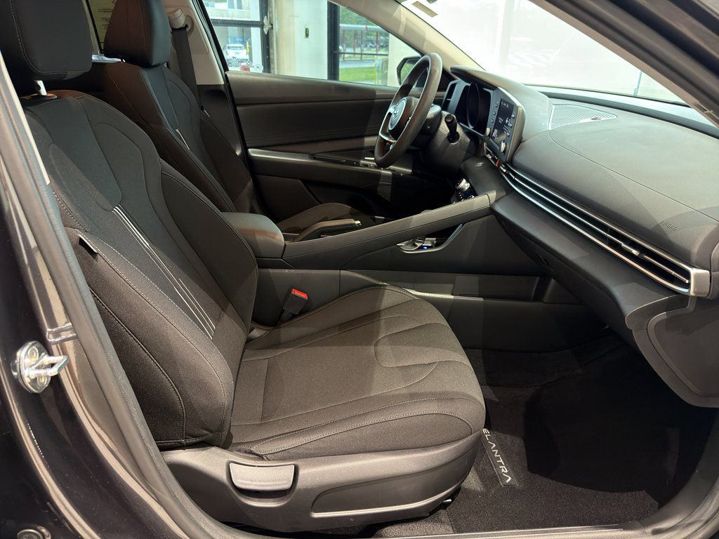 Used 2023 Hyundai Elantra SEL image 24