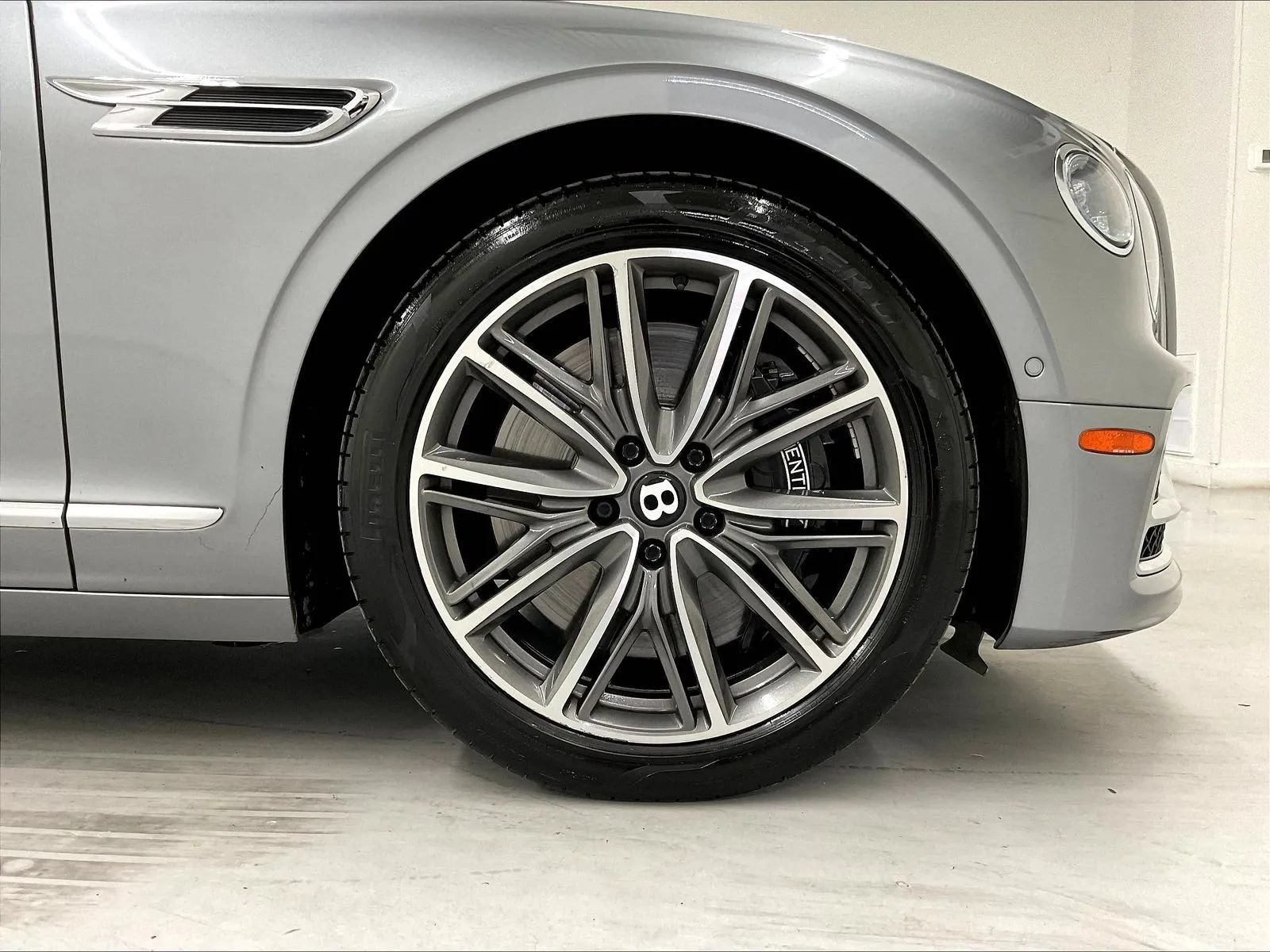 Used 2021 Bentley Flying Spur V8 AWD/4WD image 34