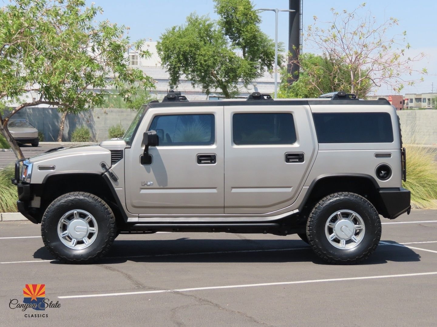 Used 2003 HUMMER H2 w/ Preferred Equipment Group image 7