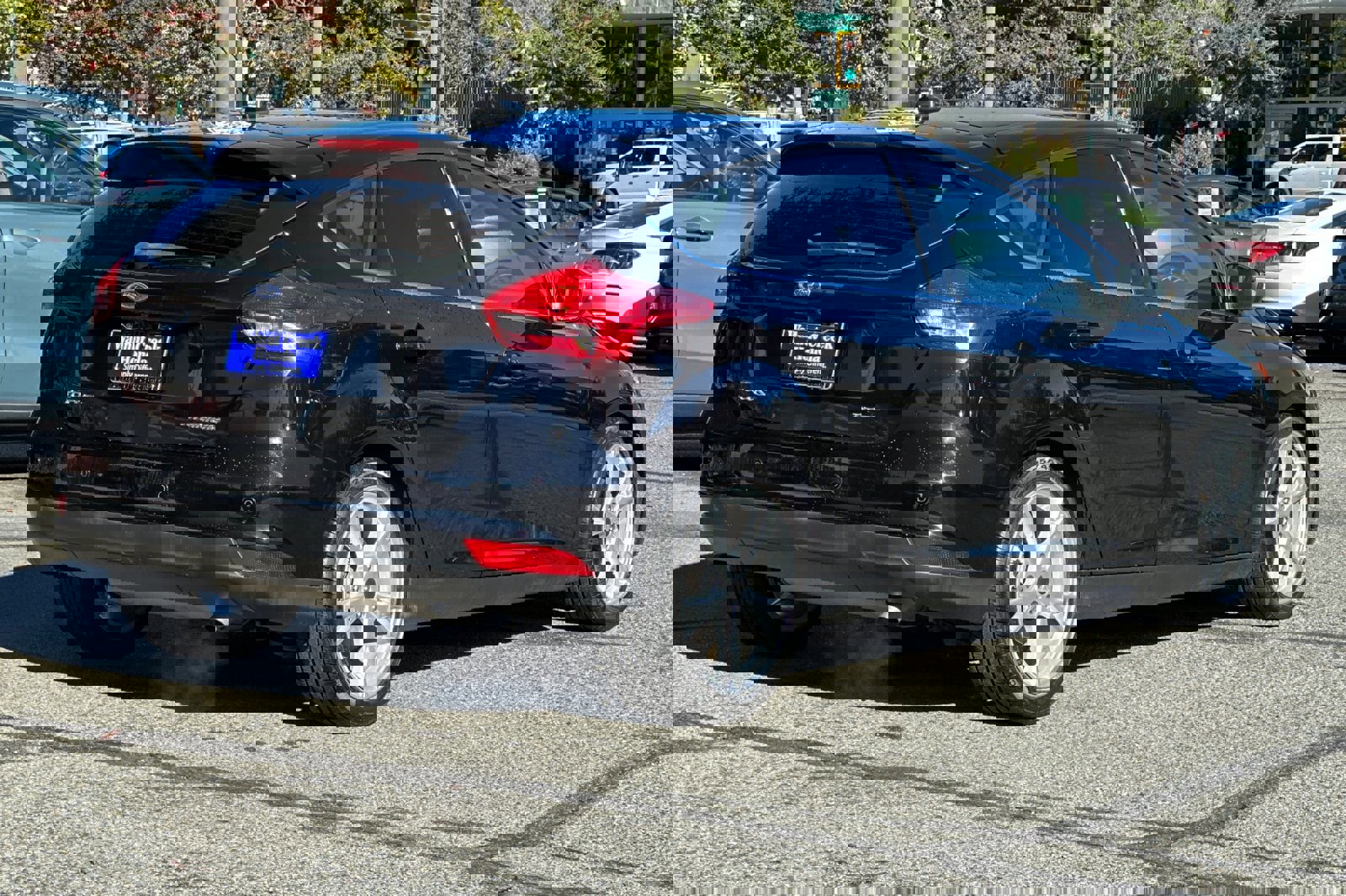 Used 2016 Ford Focus Titanium w/ Titanium Technology Package image 4