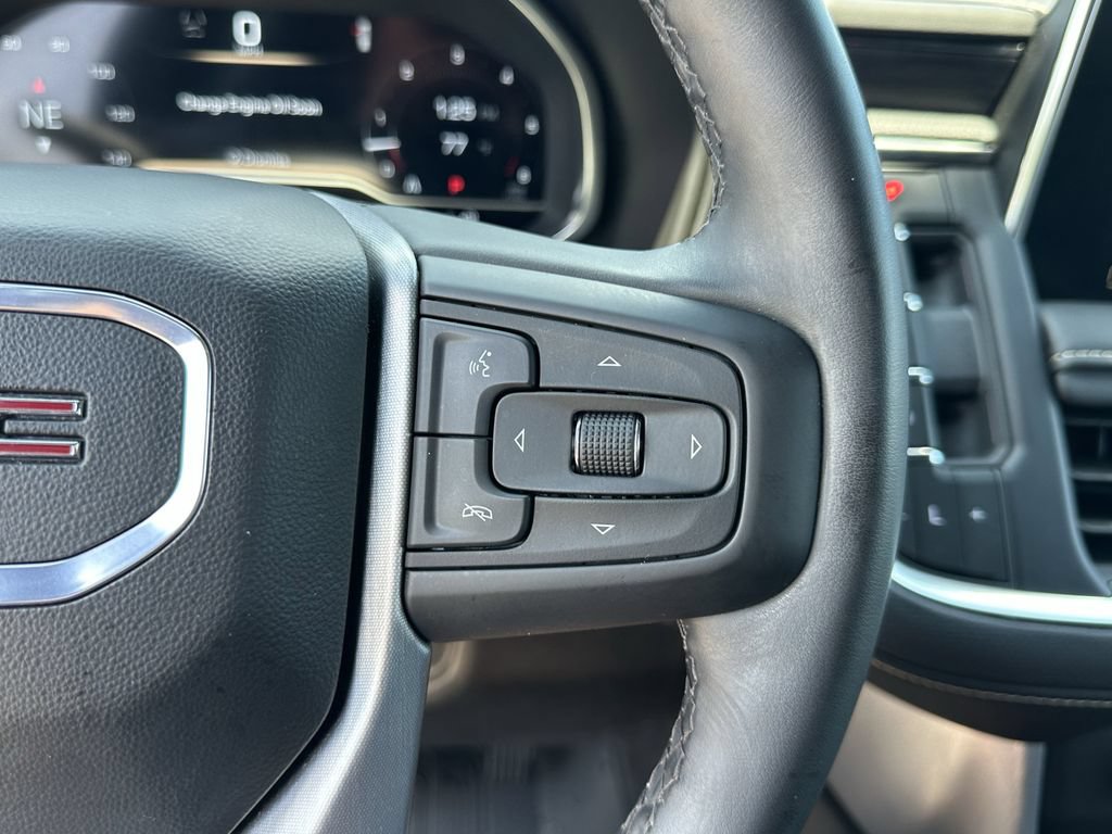Used 2023 GMC Yukon SLT w/ SLT Luxury Package RWD image 34